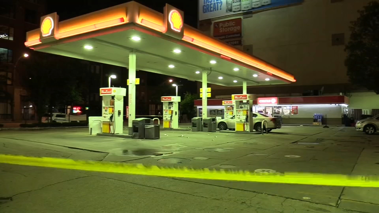 Chicago Shooting 4 Shot At Gas Station In River North Police Say Abc7 Chicago