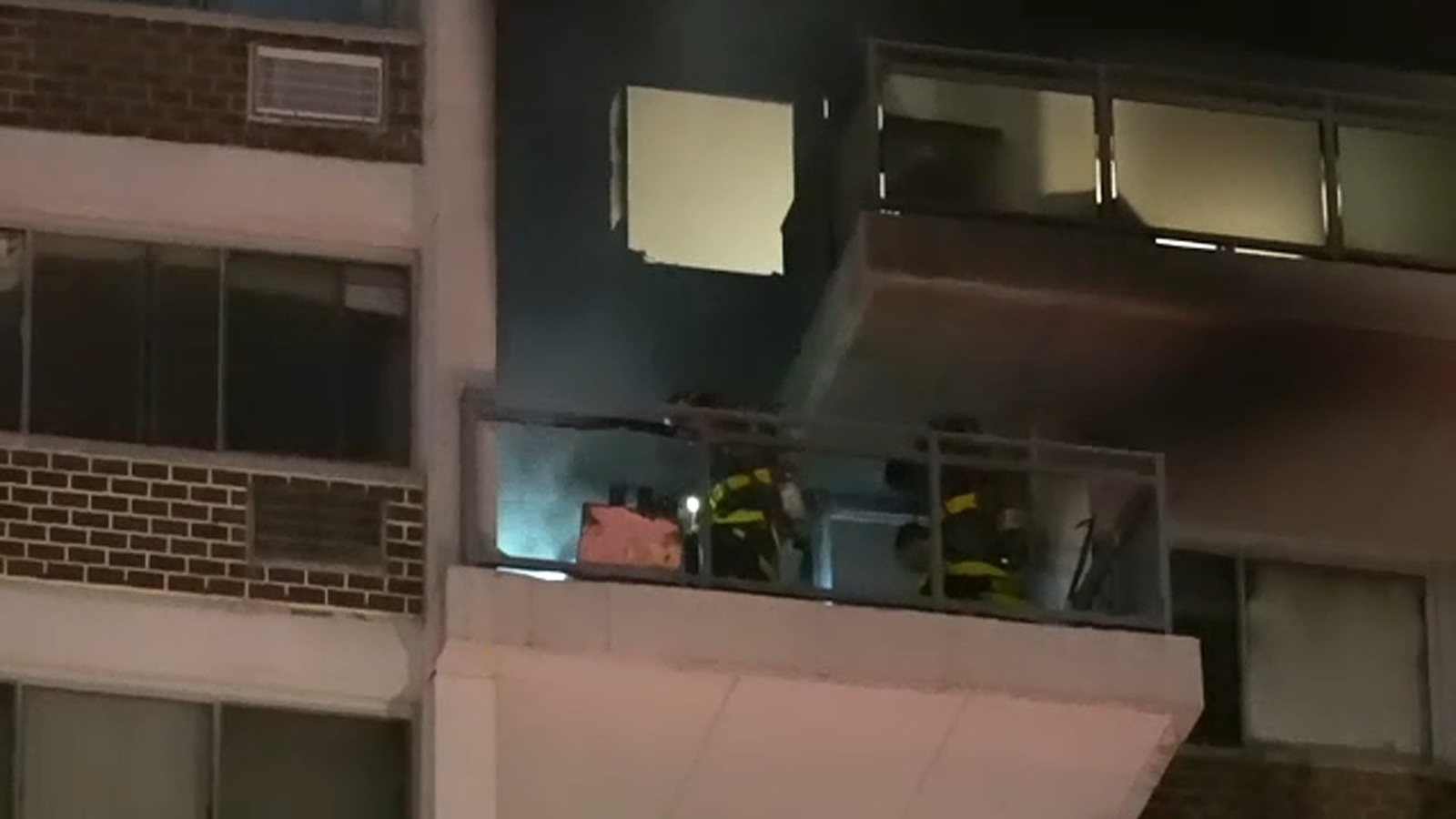 4 injured after highrise apartment building fire in New York City