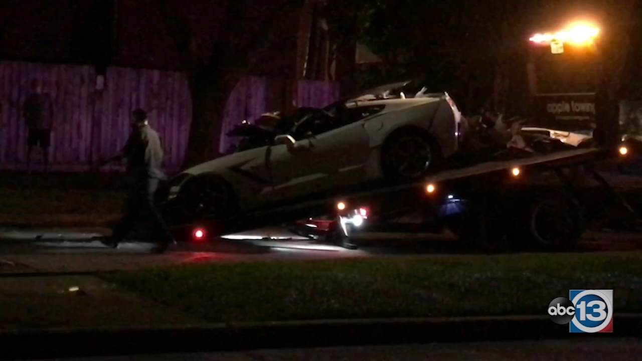 1 dead in high speed crash in Clear Lake neighborhood