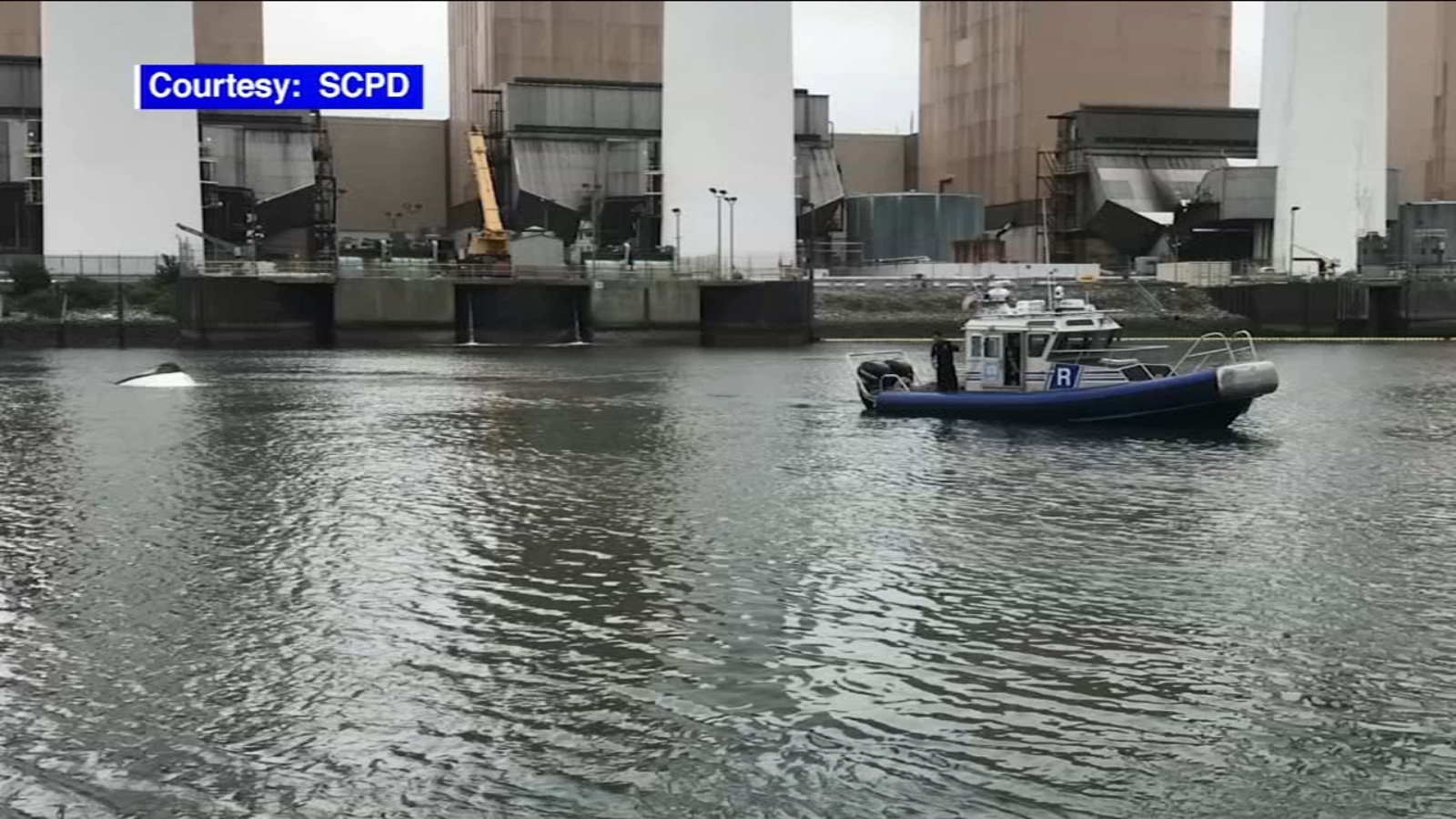 5 men rescued from capsized boat in Long Island Sound near Crab Meadow ...