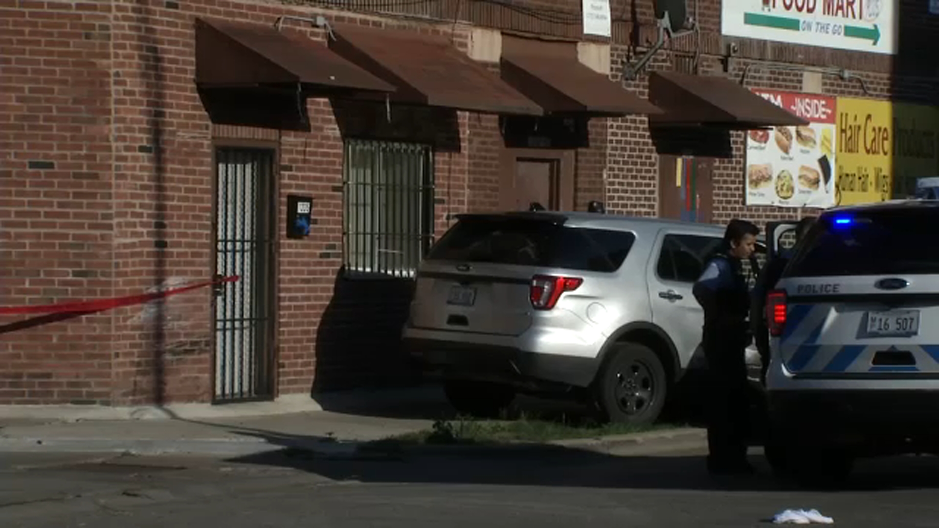 Chicago police squad car hits Lawndale building; 3 officers hurt