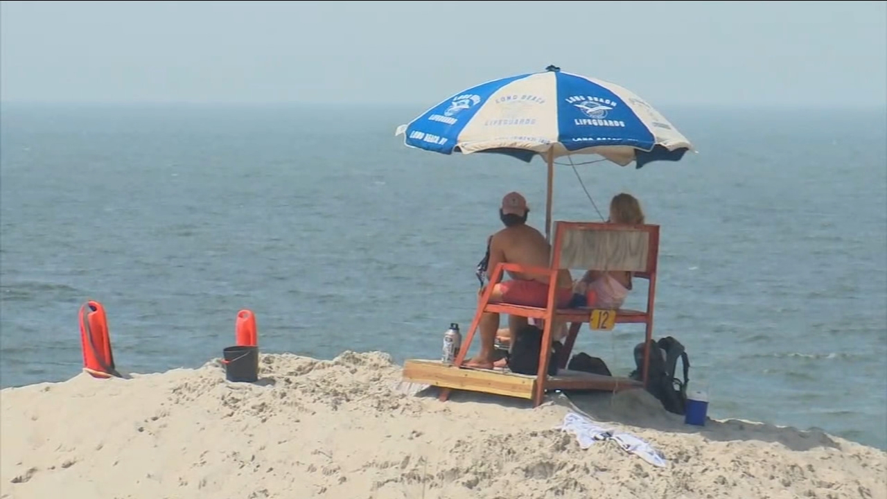 Residents look to beat the heat at NY beaches, pools