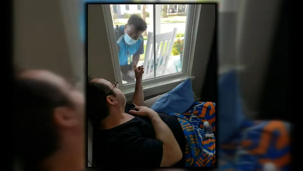 Amazon driver surprises cancer patient with heartfelt card, flowers