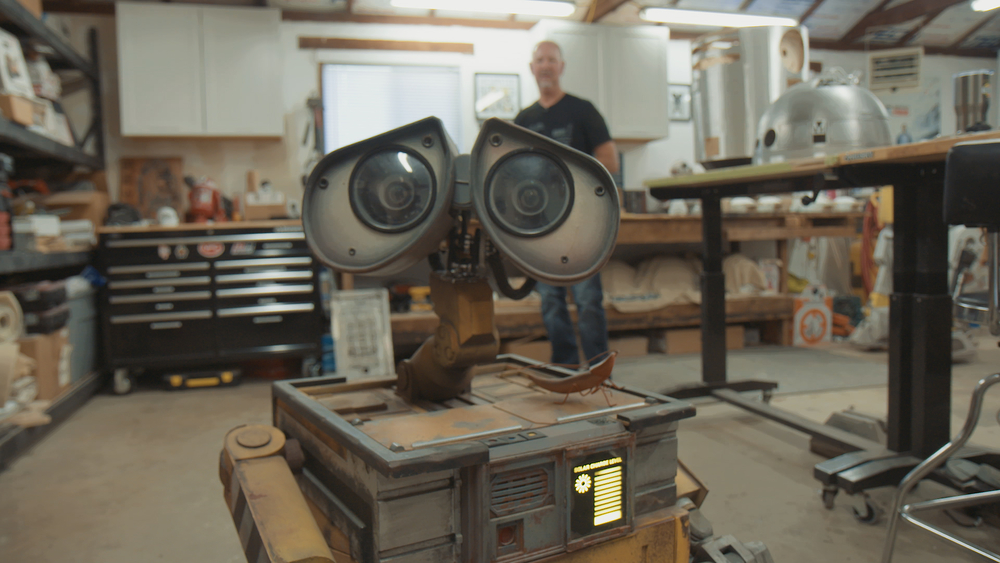 Farmer builds robots for Star Wars and Disney!