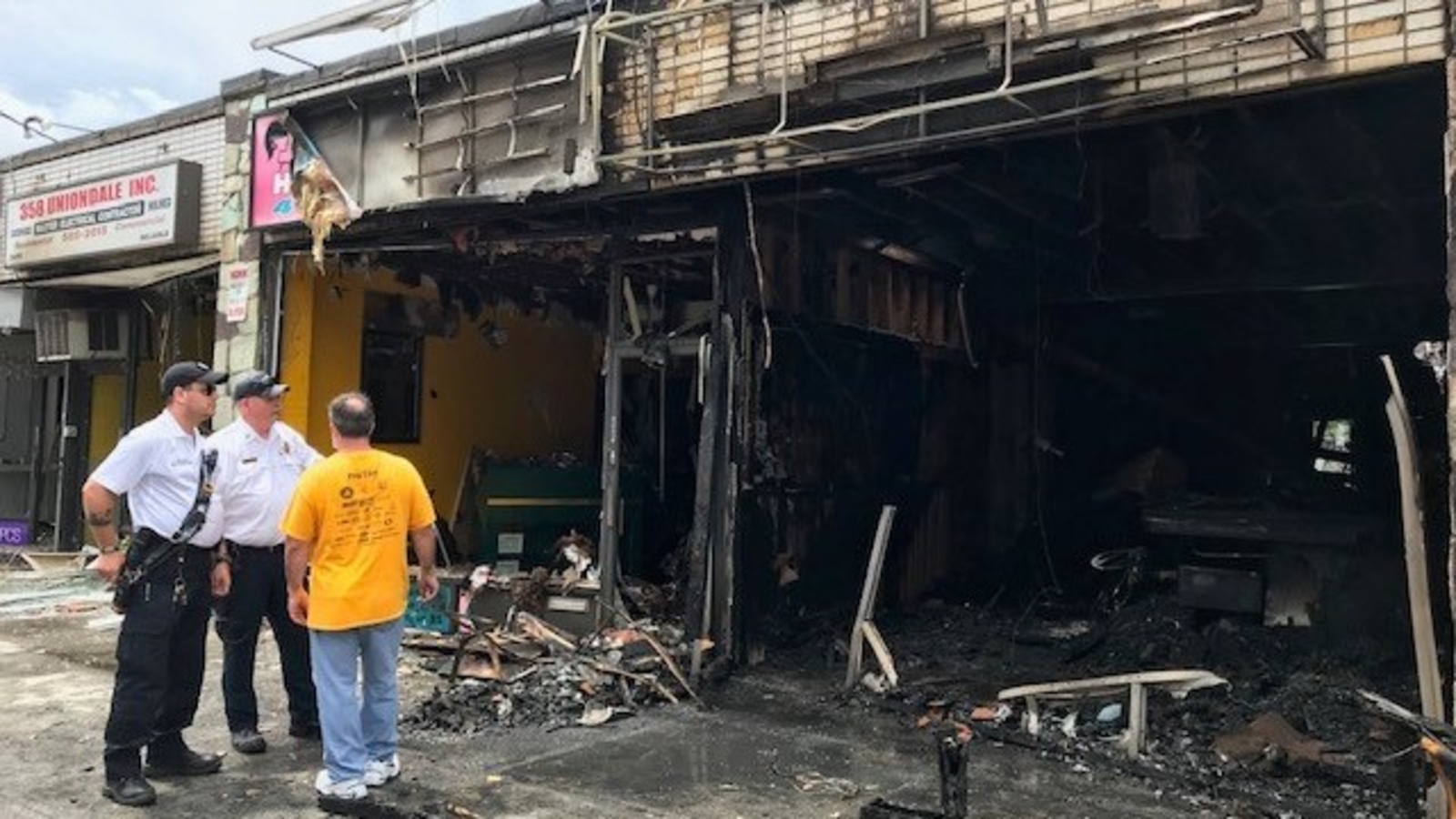 6 businesses destroyed in fire at Uniondale strip mall ABC7 New York