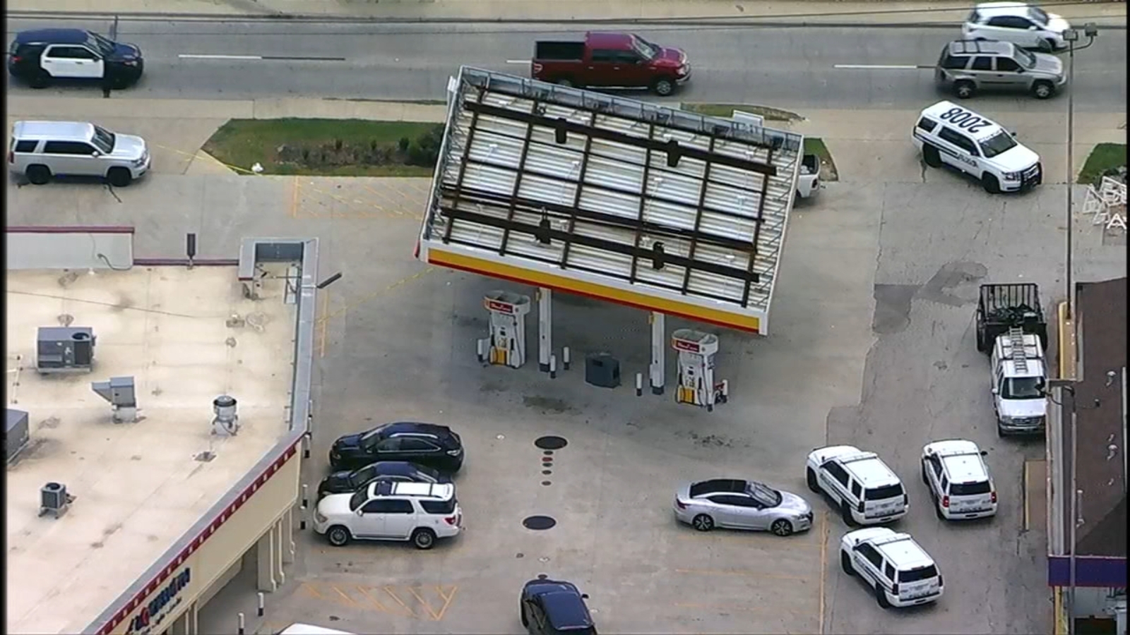 1 injured in officerinvolved shooting at Jersey Village gas station