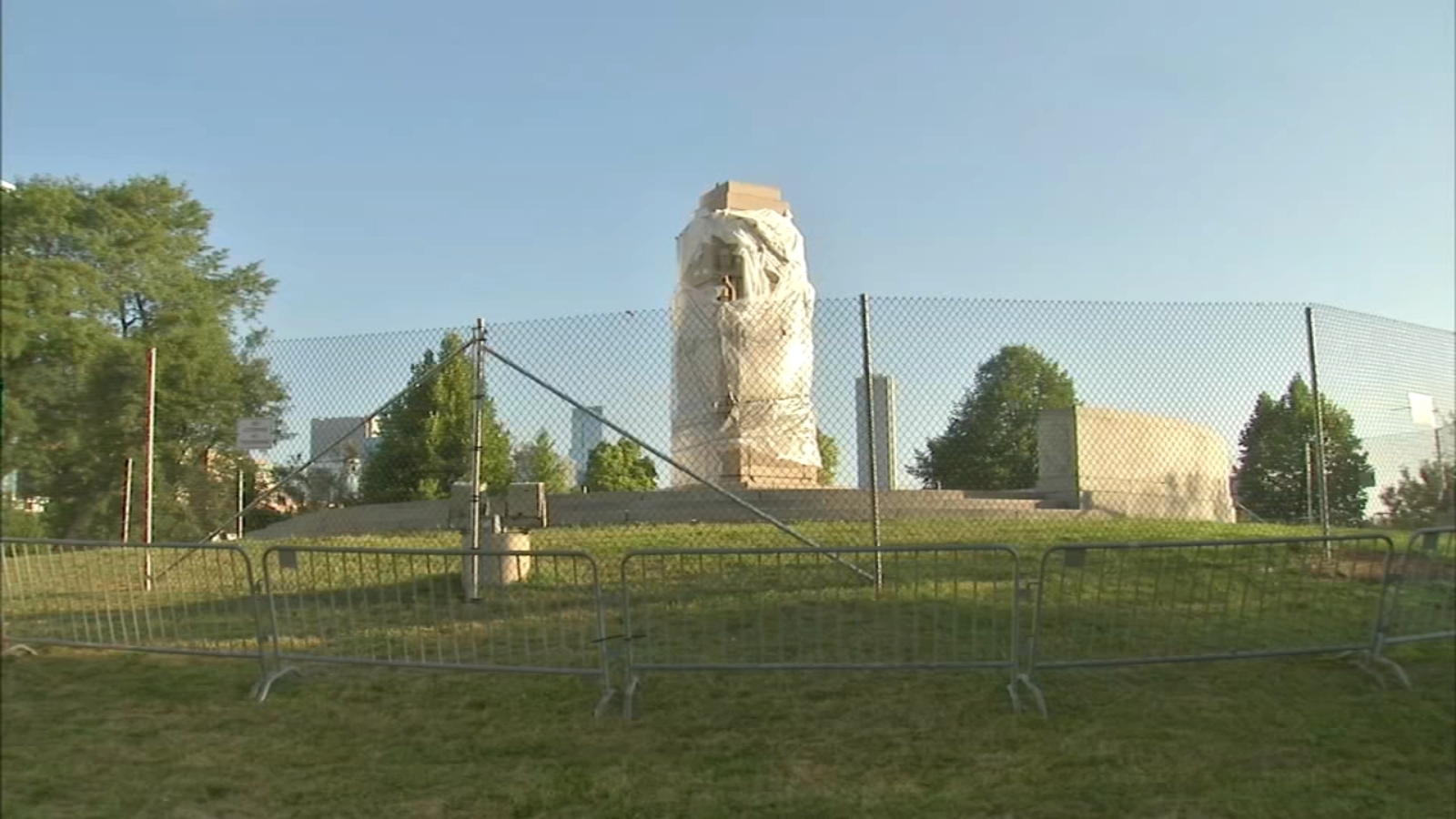 Christopher Columbus statues in Chicago's Grant Park, Little Italy