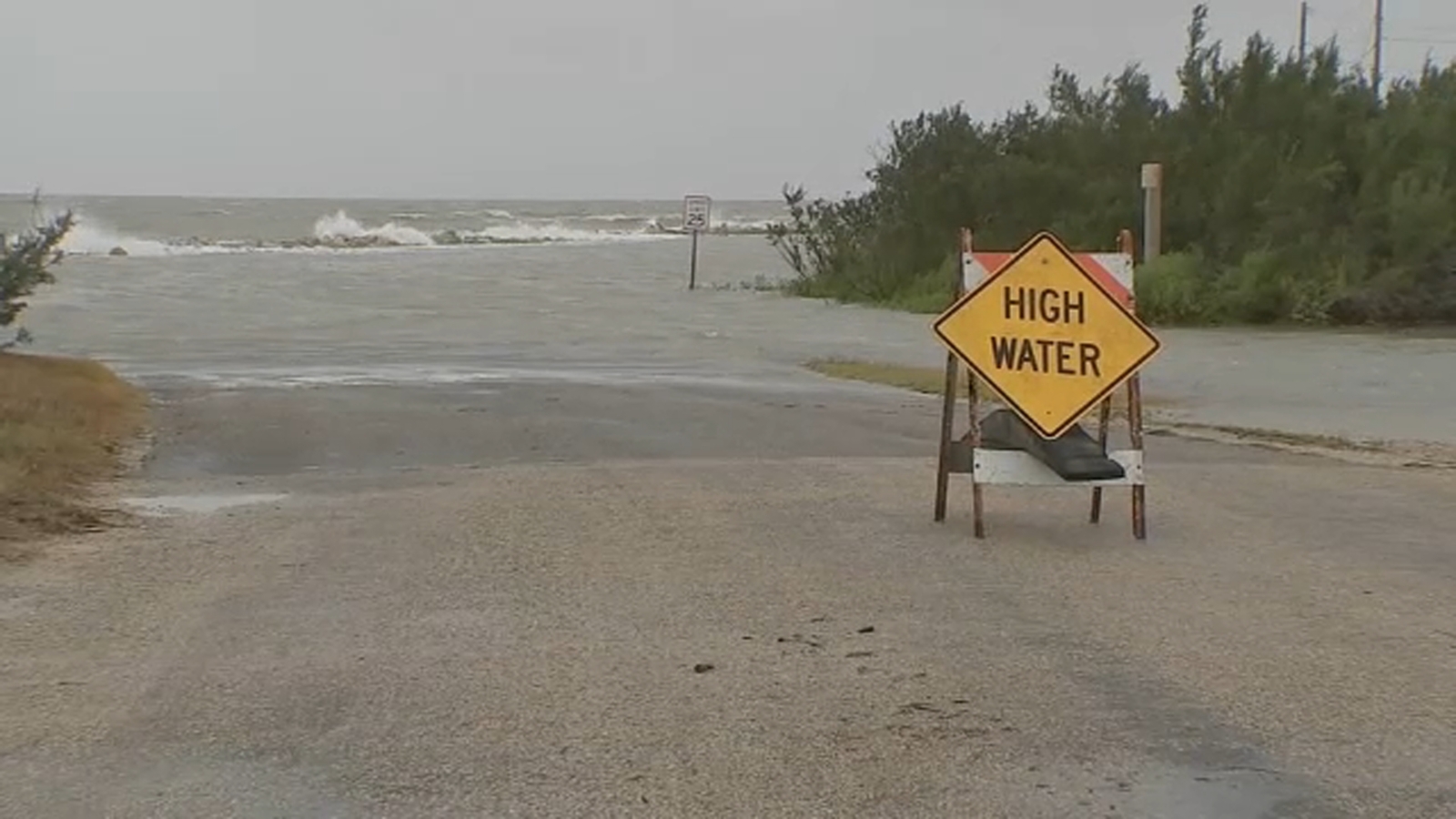 Matagorda County sees high wind and surf amid Hurricane Hanna ABC13