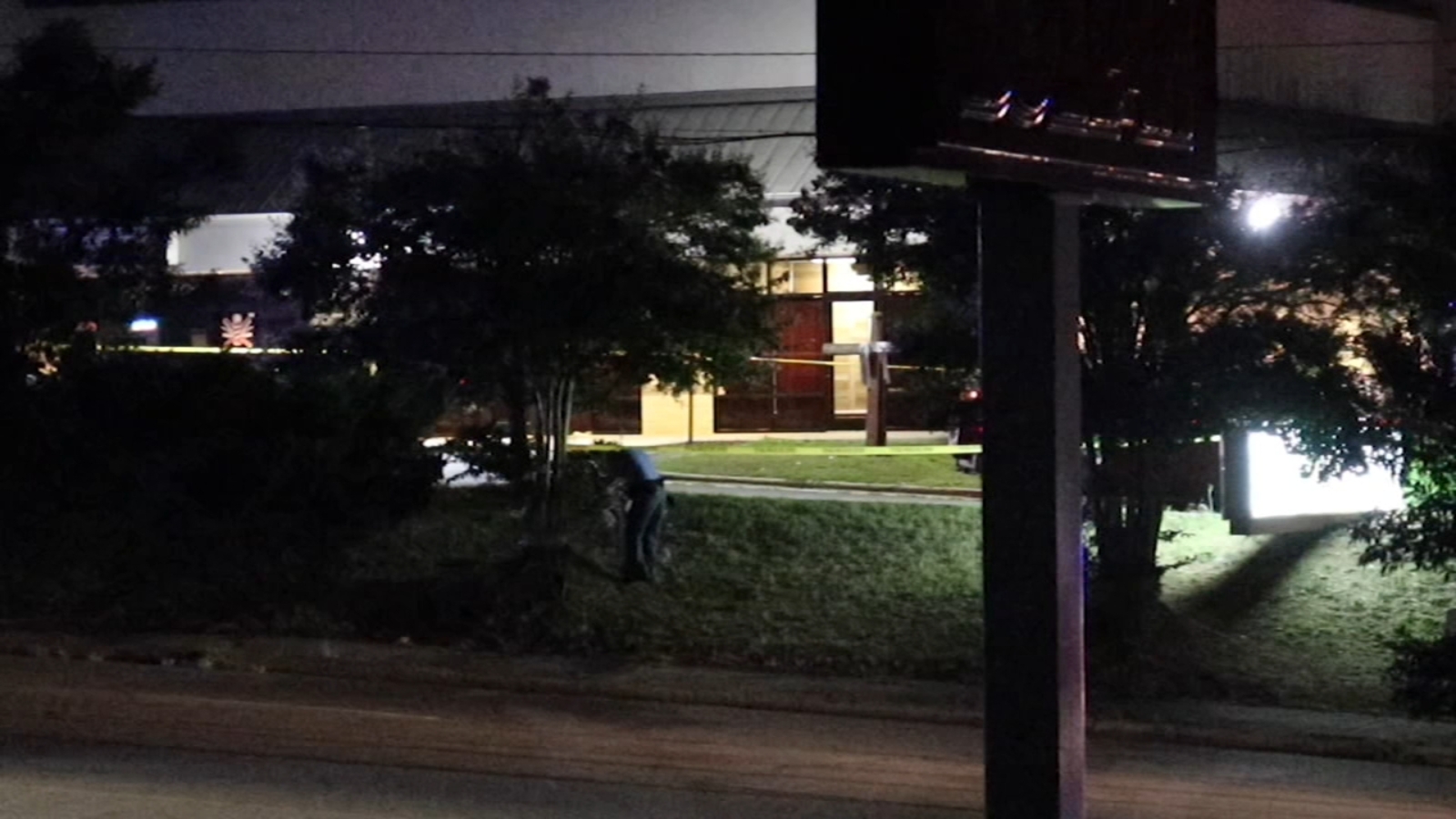 Star Bar Stabbing 4 Stabbed At Star Bar On Trawick Road In Raleigh Overnight Police Say Abc11 Raleigh Durham