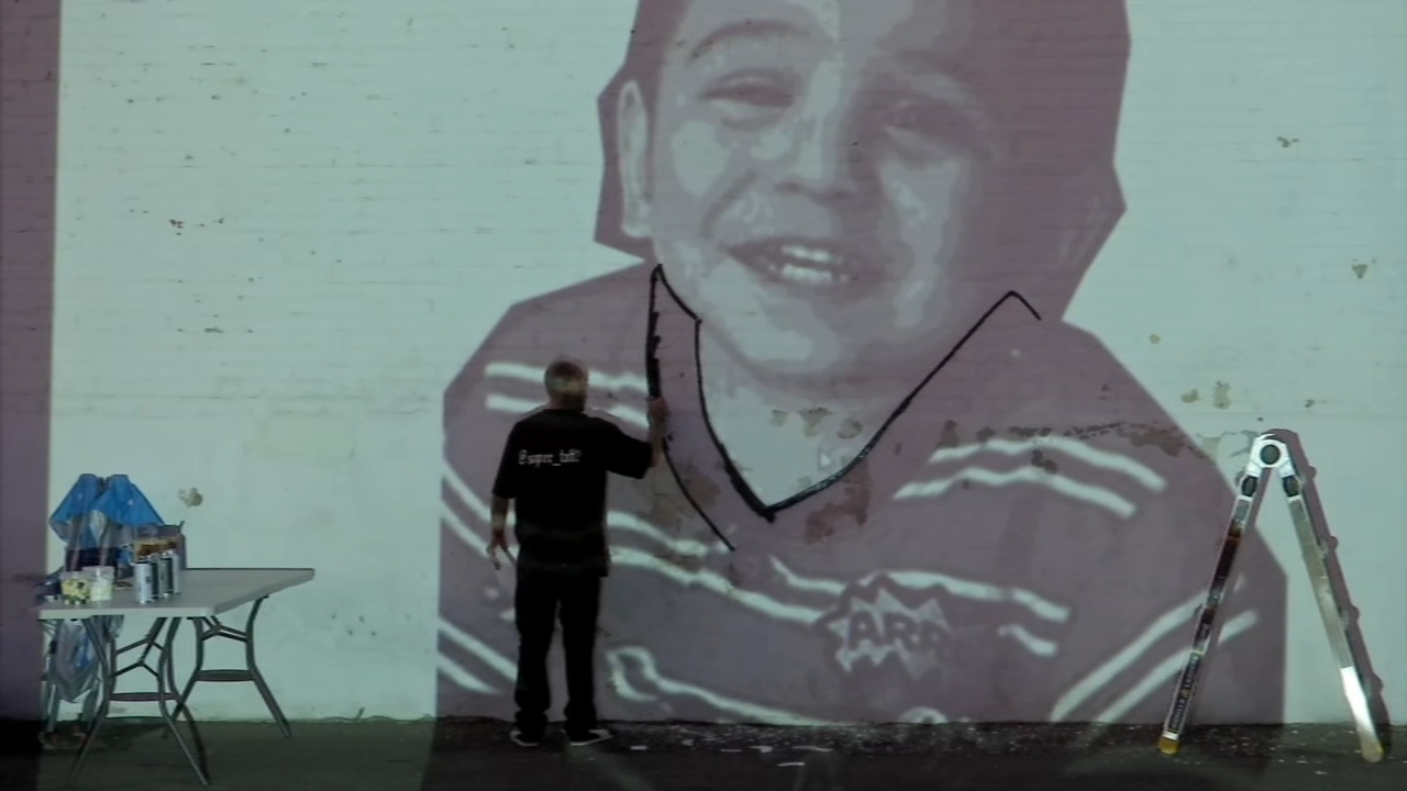 Valley artist paints murals in Madera to honor 2-year-old Thaddeus Sran