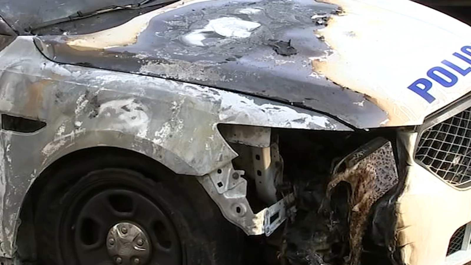 Philadelphia Police car fires intentionally set - 6abc Philadelphia