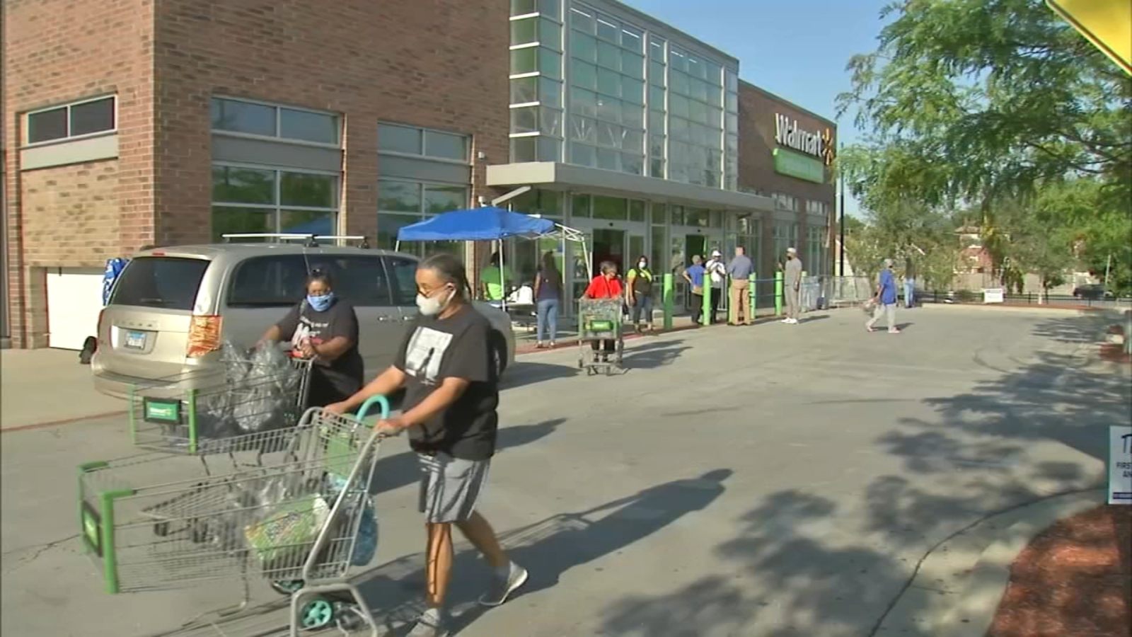 Walmart in Chicago's Auburn Gresham neighborhood reopens after being