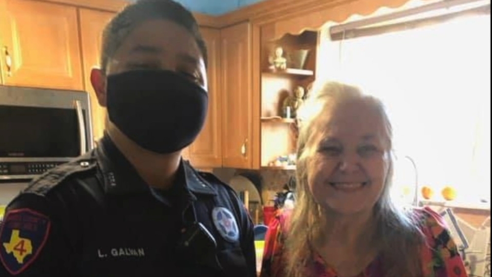 Deputy buys groceries for 90-year-old woman who hadn't eaten in days 