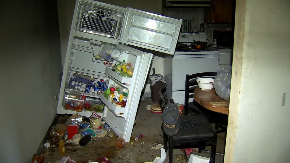 Fresno police officer helps family that lost home in house fire