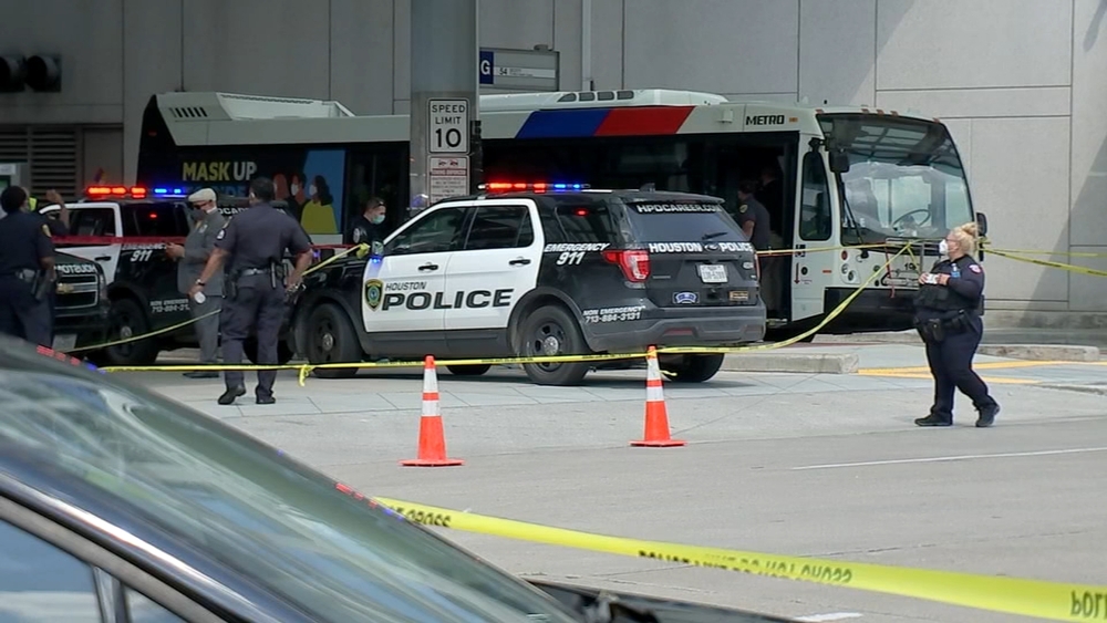 Officer was headed home when he shot suspect on bus, HPD chief says