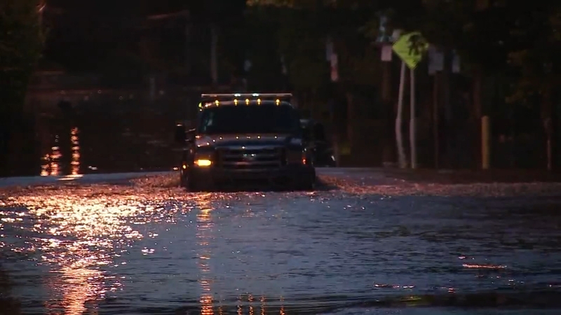 Philadelphia Apartment Complex Evacuated Manayunk S Main Street Flooded Due To Rising Schuylkill River After Tropical Storm Isaias 6abc Philadelphia