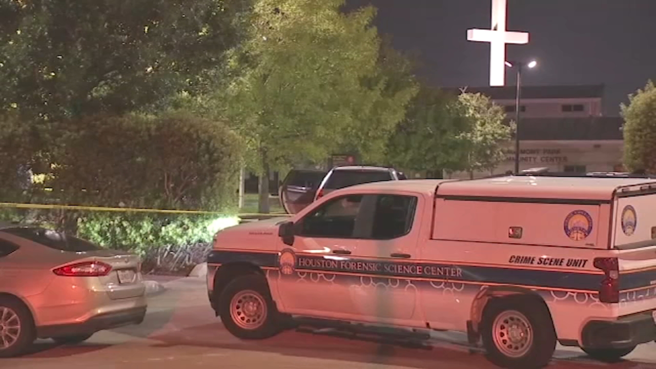 Woman's body found in back seat of car at community center