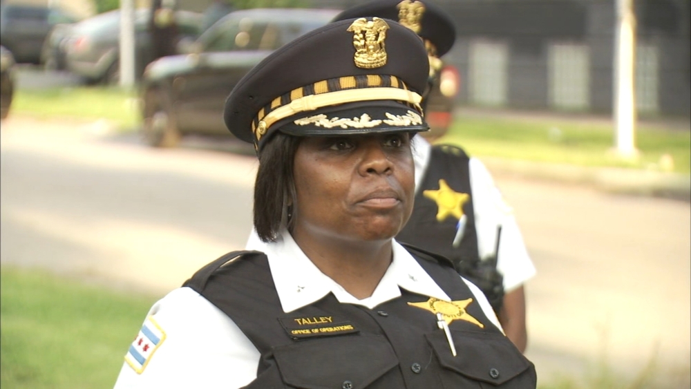 Shooter hurt after gunfire exchanged with Chicago police in Englewood, CPD says