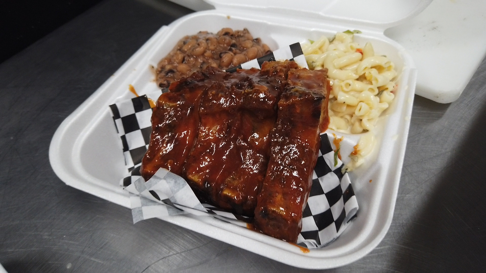 Van Nuys restaurant Mom's Haus bringing Louisiana soul food during