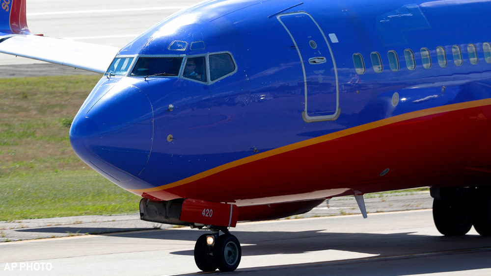 Mom says Southwest kicked toddler son off flight over mask