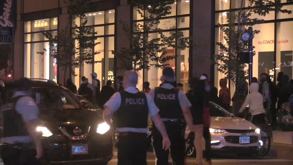 Chicago looting: Mayor Lori Lightfoot tells looters 'we are coming for you,' but won't bring in National Guard 