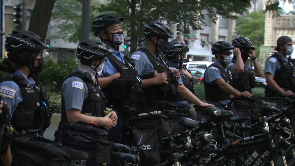 Chicago looting: Police to flood downtown with 1K officers this weekend; Lightfoot releases plan to protect businesses, neighborhoods