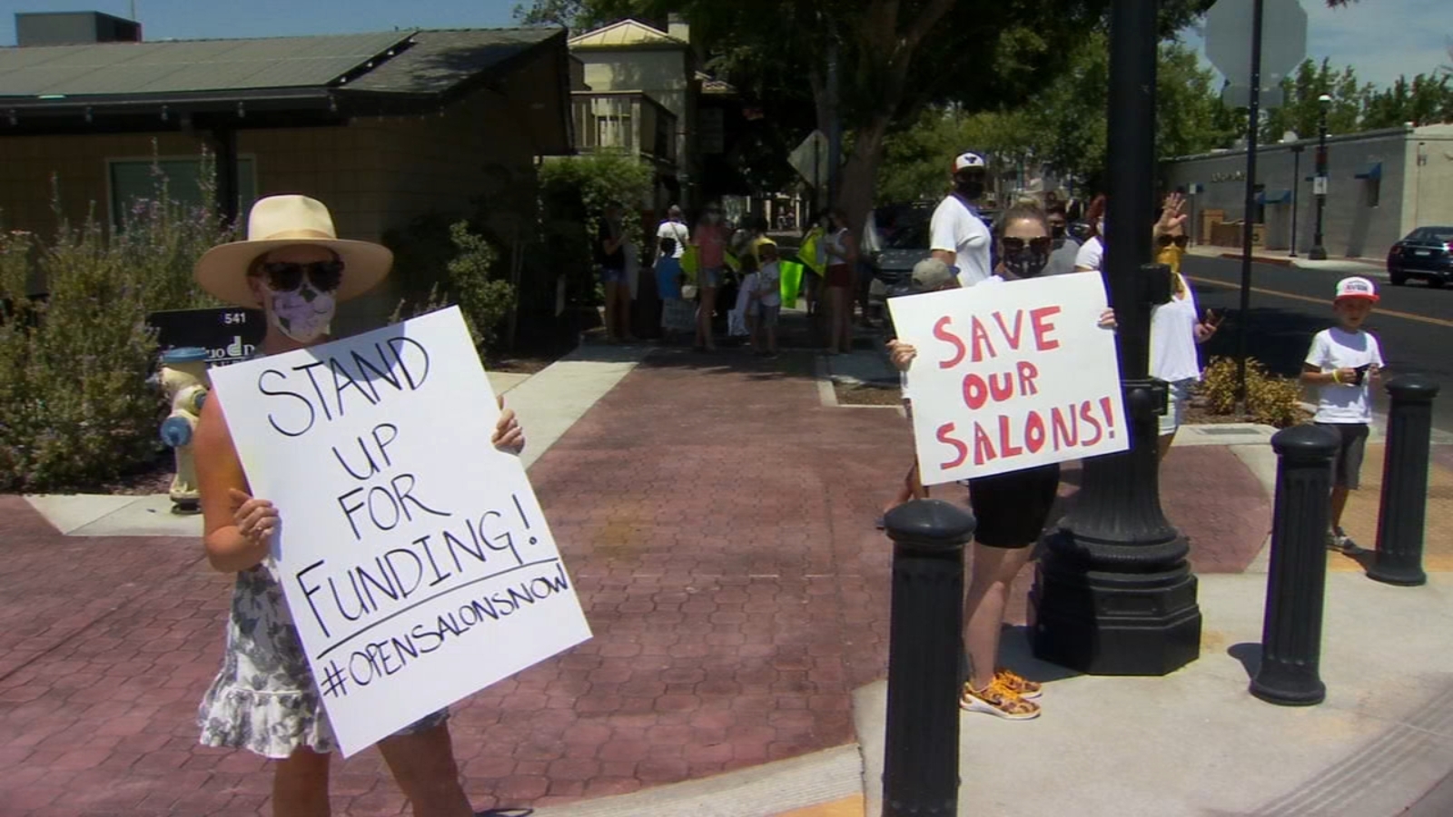 Local hair stylists call for California salons to reopen during protest