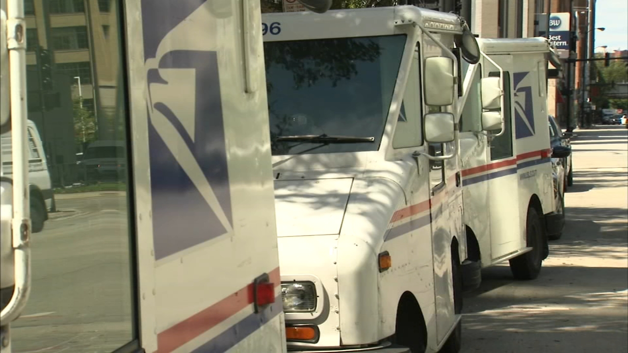 US reps visit USPS Chicago HQ amid mail voting, delay concerns