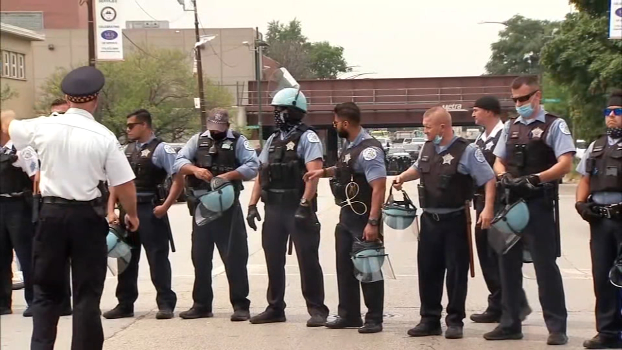 Chicago protests, looting may be contributing to police retiring at rapid rate, officers say