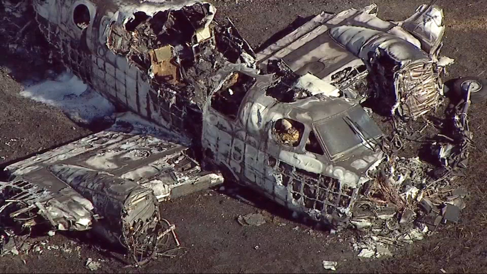 Rockford plane crash today Beechcraft Super King Air crashes on