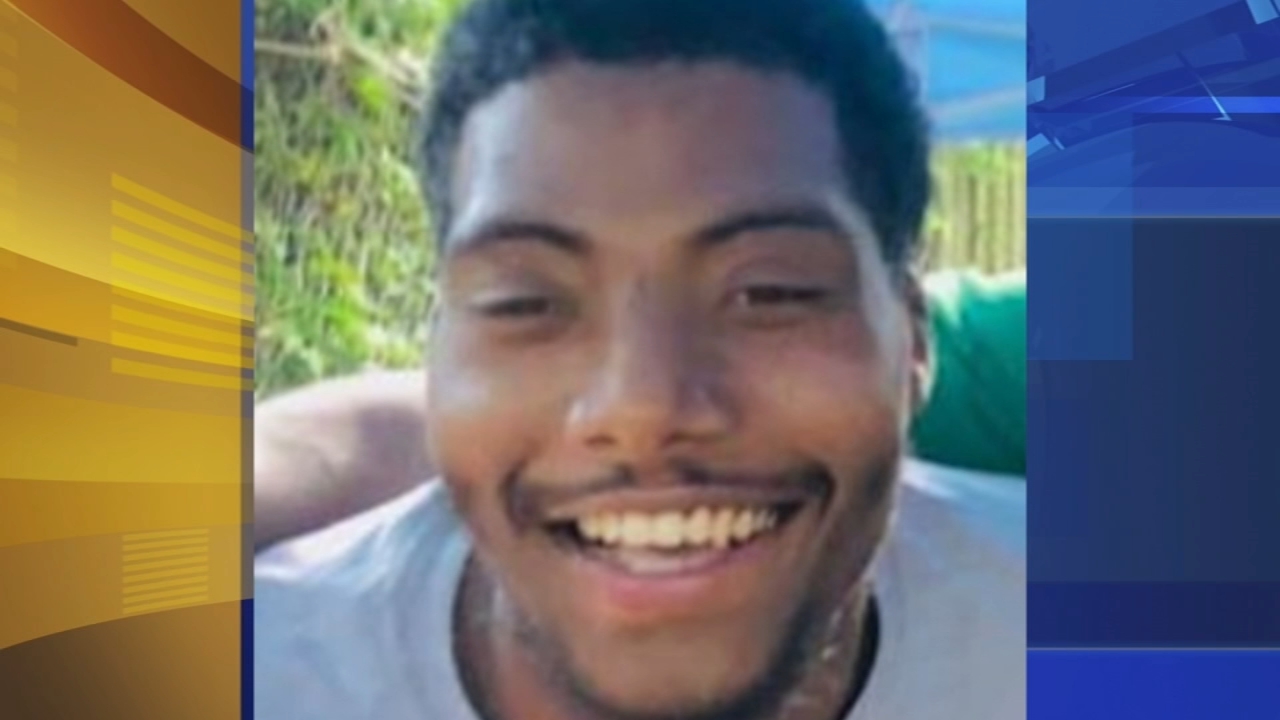 Father walking dog with kids shot, killed in Philadelphia