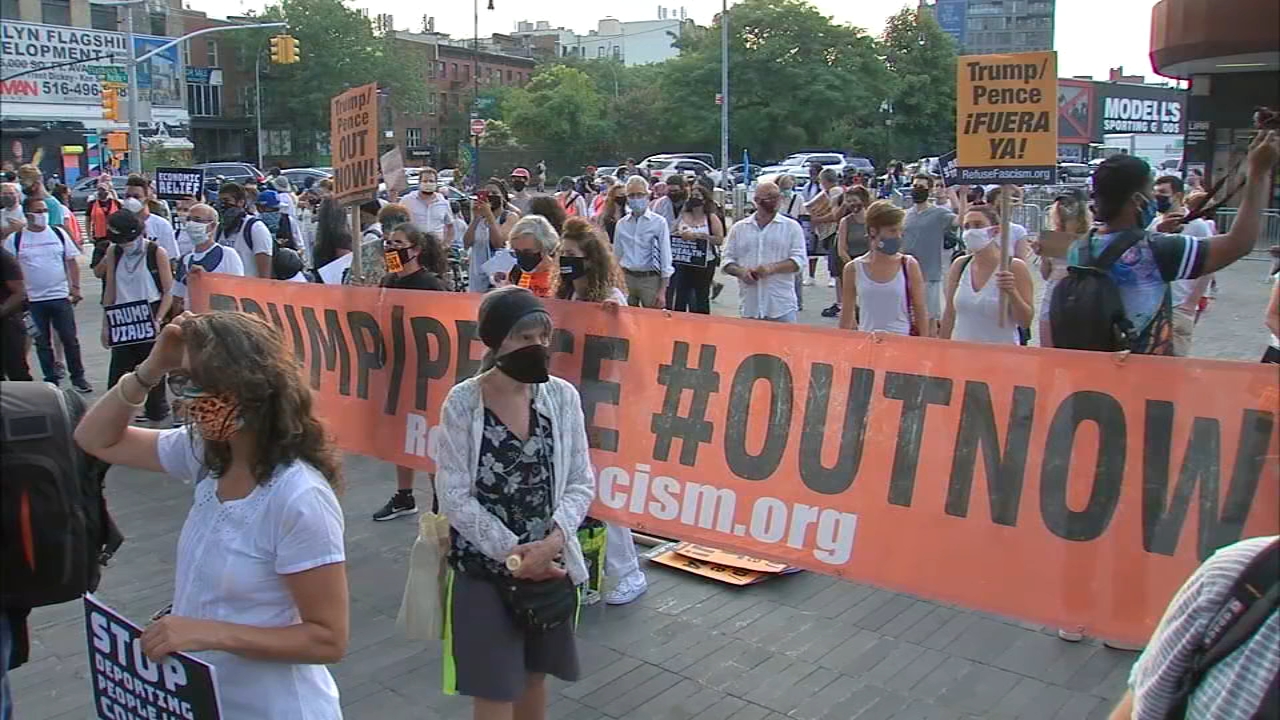 Families of COVID victims march, call on Trump to act