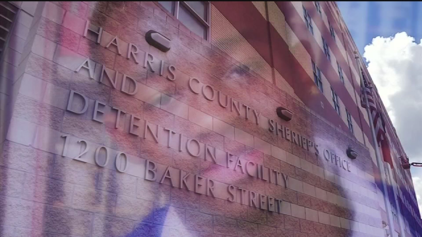 Two Harris County Jail supervisors face ten years in jail in case of inmate left in cell - ABC13