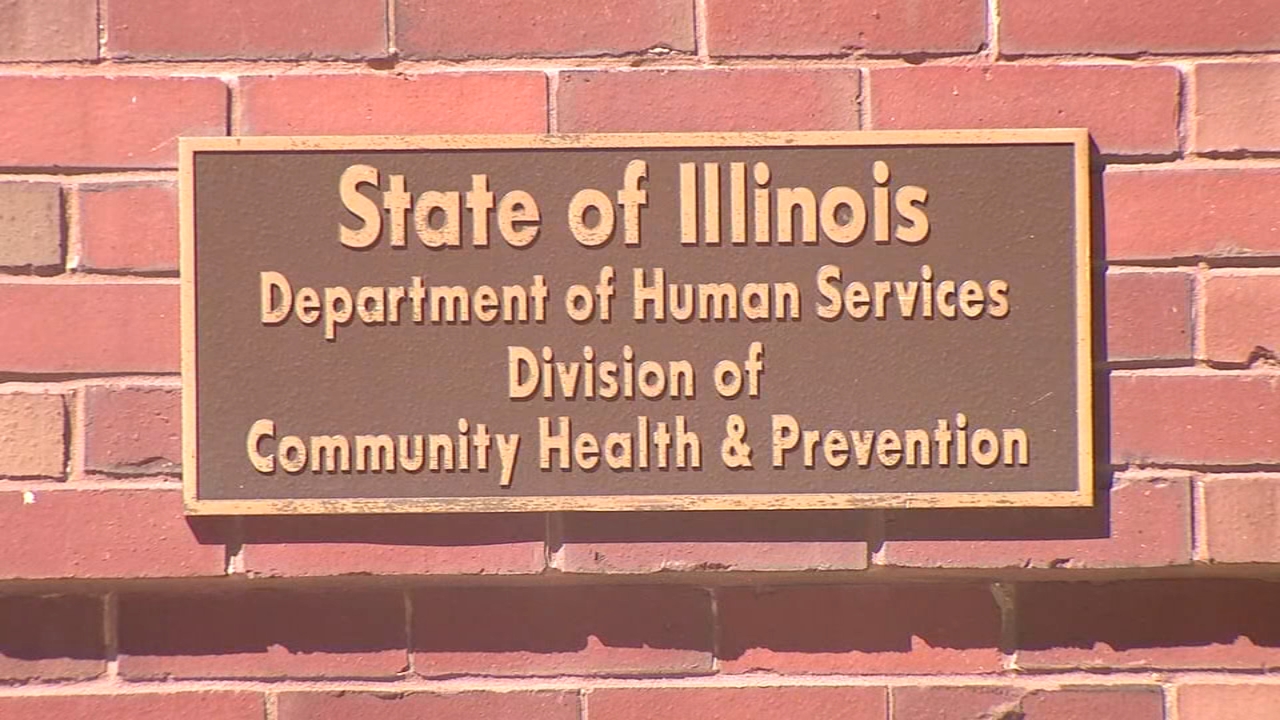 IDHS employee, Chicago mom considers quitting due to CPS remote learning, in-person work demands