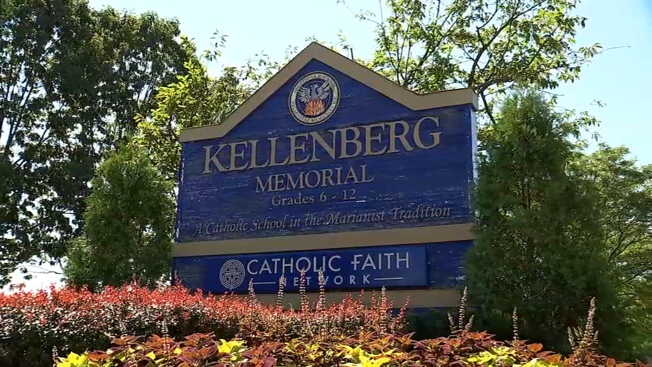 Long Island school offers simultaneous in-person, remote learning