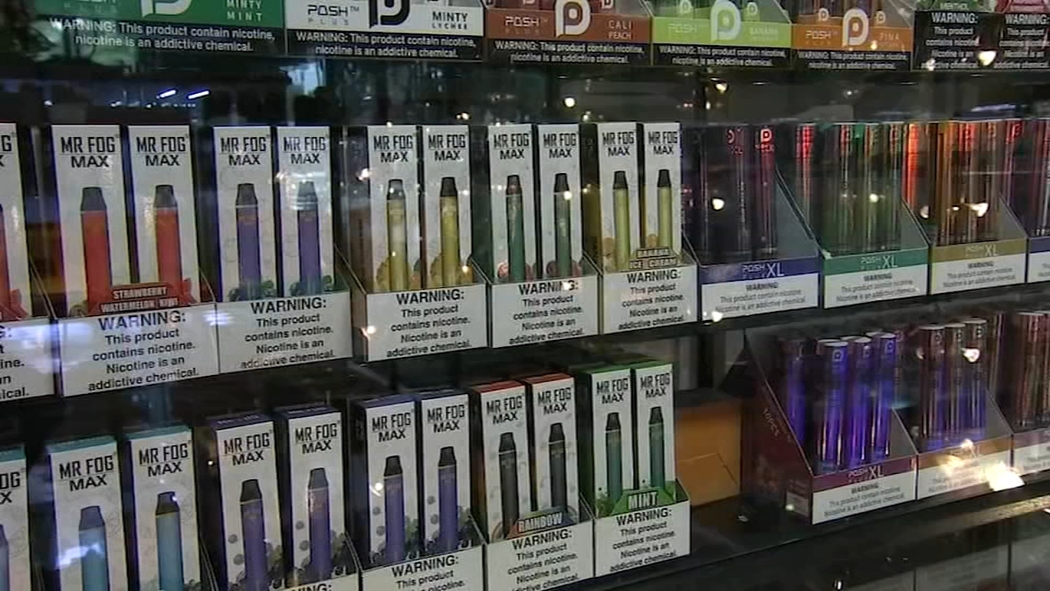 Vaping news: Chicago City Council passes ban on flavored products