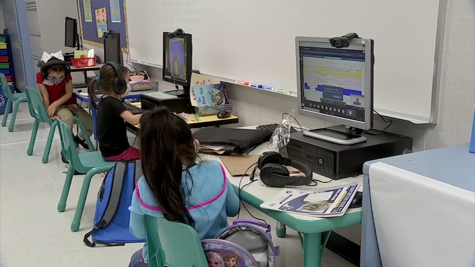 Houston ISD board to discuss extending virtual learning to use