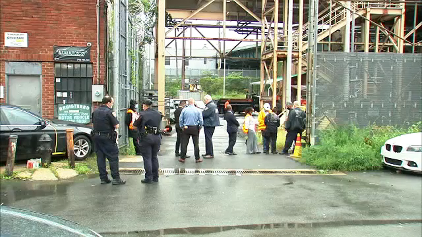 MTA subway cleaner killed when he fell between tracks in Wakefield