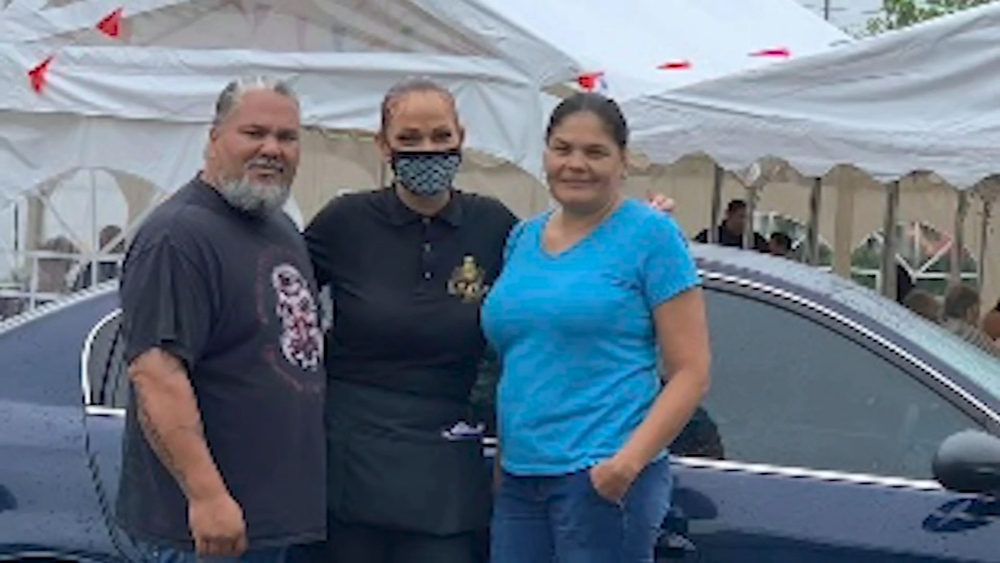 New Jersey couple tips diner waitress with a car: 'She's our favorite person'