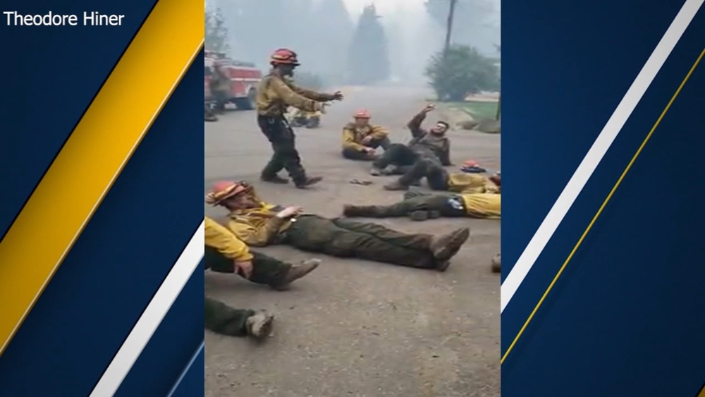 Firefighters sing together after 14-hour shift battling wildfire in Oregon