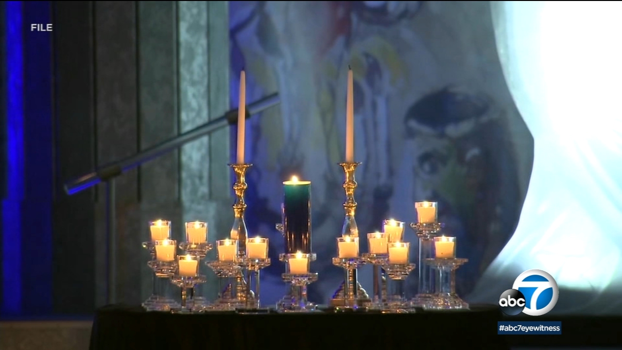 Pandemic turns synagogues into broadcast centers for Jewish holidays