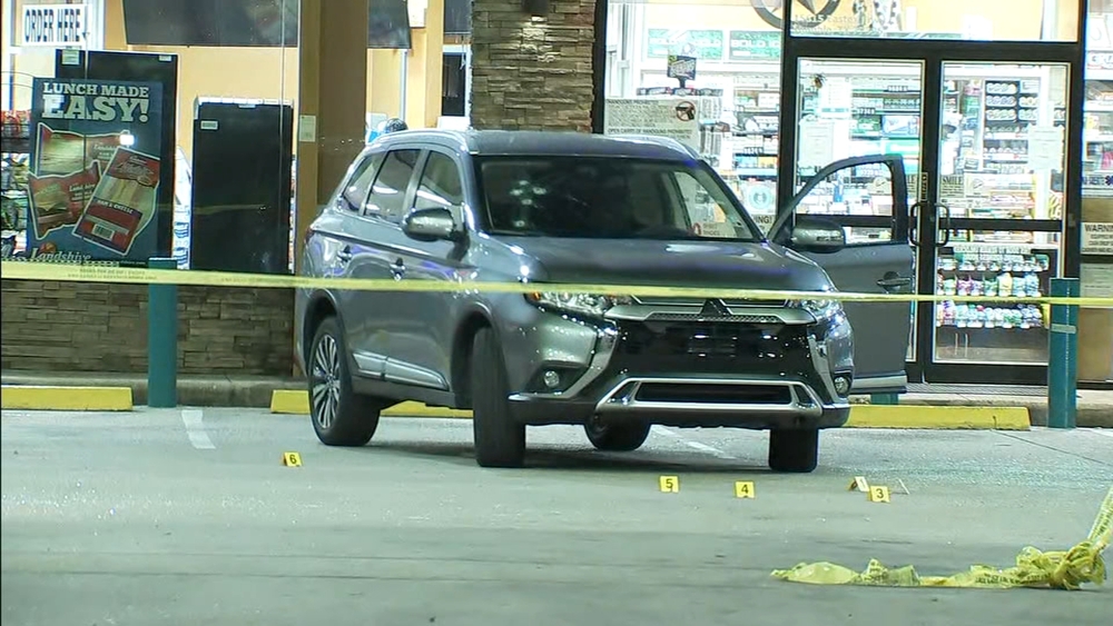 Man protects wife from gas station carjacker suspect