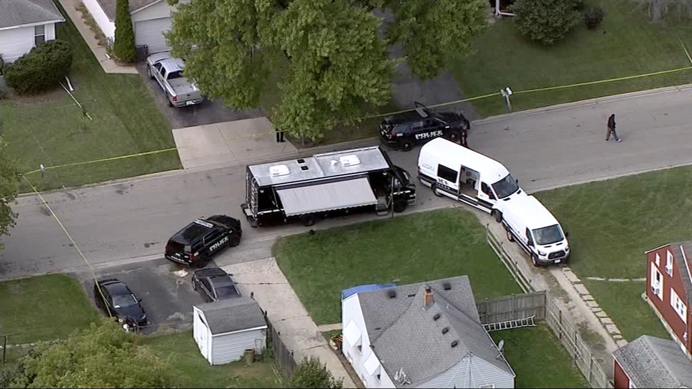 Waukegan attempted home invasion leaves 2 dead, gun recovered