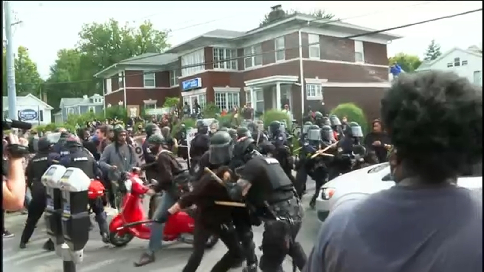 Breonna Taylor case: Protesters take to streets of Louisville, Kentucky