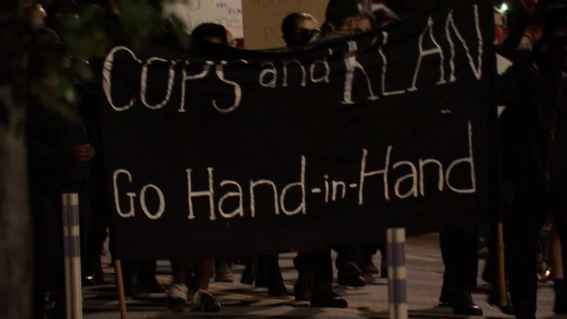 Breonna Taylor Small Group March Turns Violent In Durham In Wake Of Ky Grand Jury Decision Abc11 Raleigh Durham