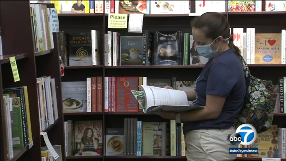 Iconic bookstore Vroman's at risk of closing due to pandemic