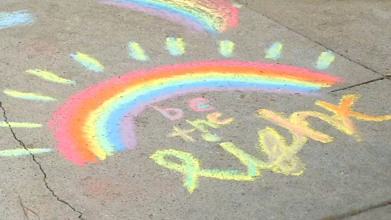 Students write messages of love outside Clovis store after vandalism