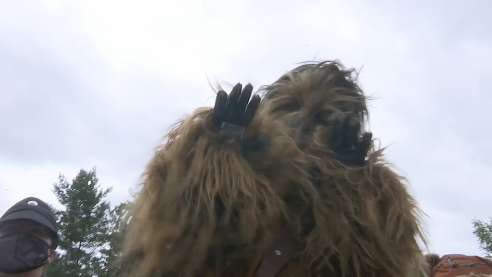 10-year-old boy who underwent brain surgery welcomed home with 'Star Wars' party 