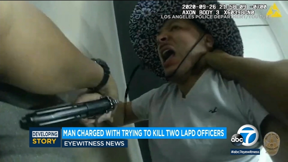 Bodycam vid shows attack on LAPD officer at San Pedro station