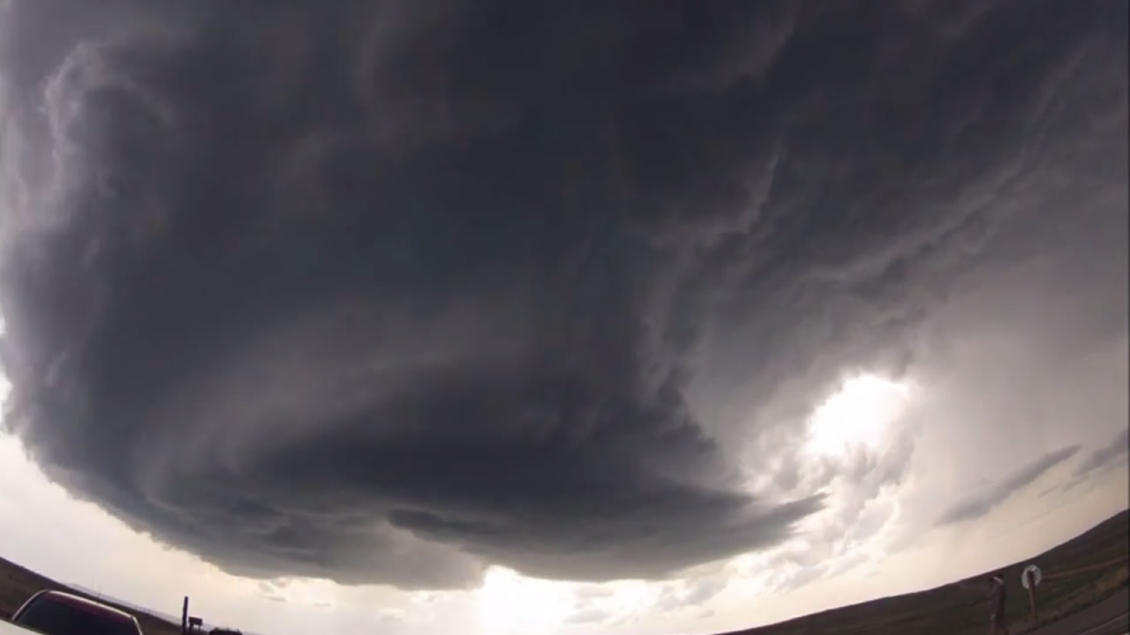 VIRAL VIDEO OF THE DAY: Timelapse shows incredible supercell formation ...